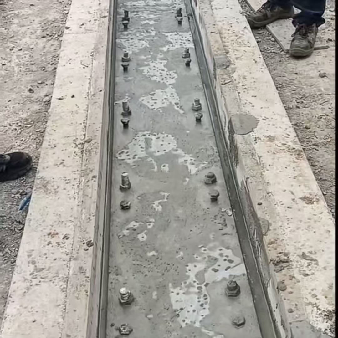 梁河港口码头起重机龙门吊重型机械设备稳固用早强快凝轨道胶泥